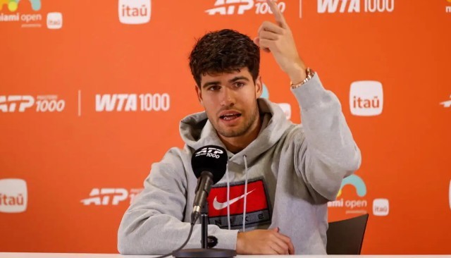 귀국을 준비하는 알카라스의 모습