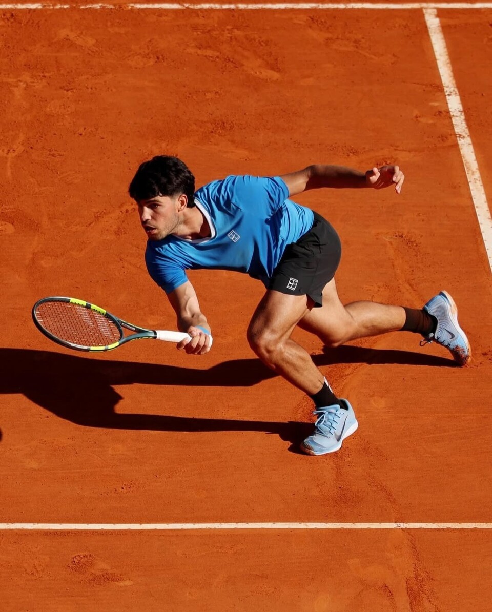 훈련 중 통증을 호소하는 알카라스