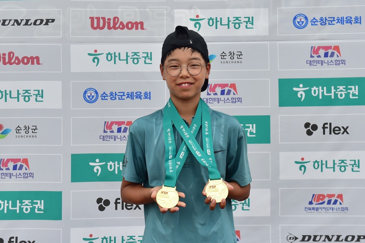 '대회 2관왕 탄생' 정문성, "졸업 시즌에 첫 12세부 우승, 기쁘다" [주니... - 뉴스 썸네일 이미지